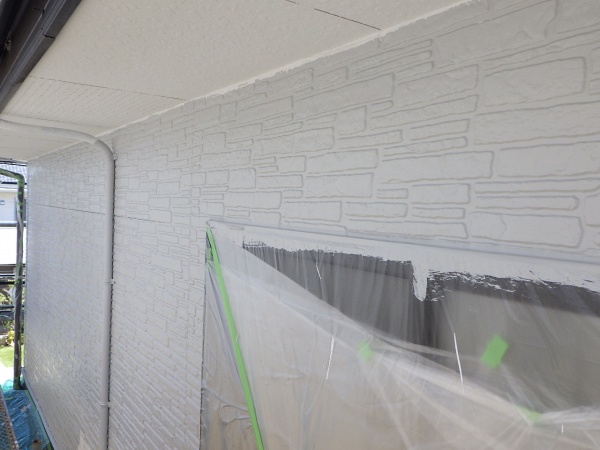 幕板上部の中塗りが終了しました