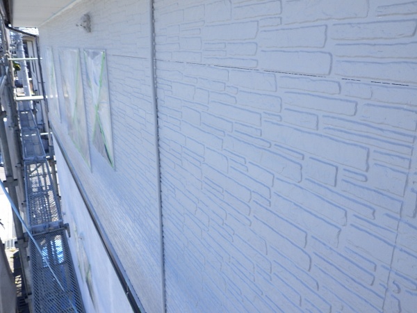 幕板上部の中塗りが終了しました