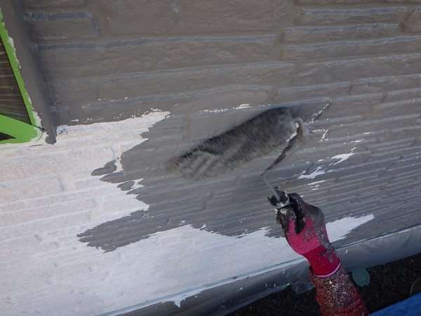 幕板下部の中塗り中です