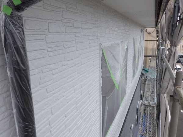 幕板上段の上塗り終了です