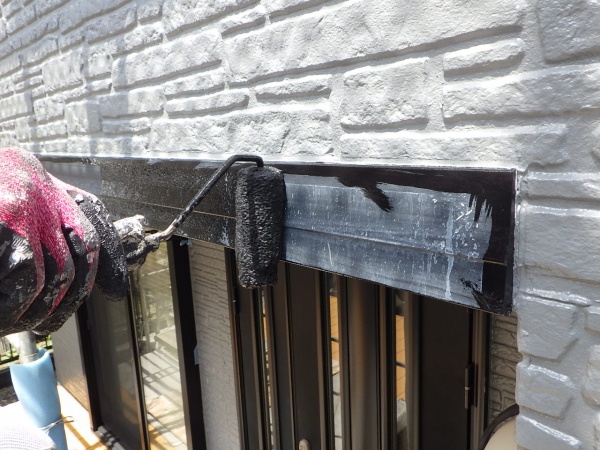 幕板の中塗り中です