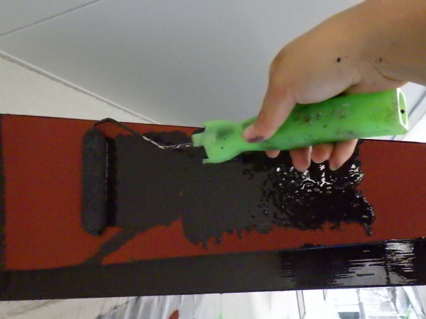 霧よけの中塗り中です