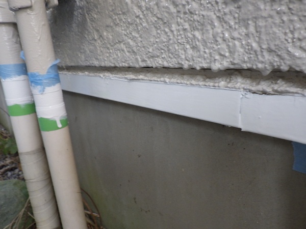 土台水切りの上塗り終了です