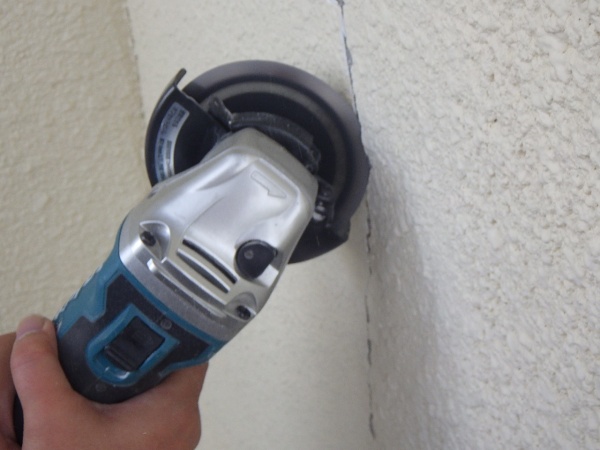 クラックVカット中です