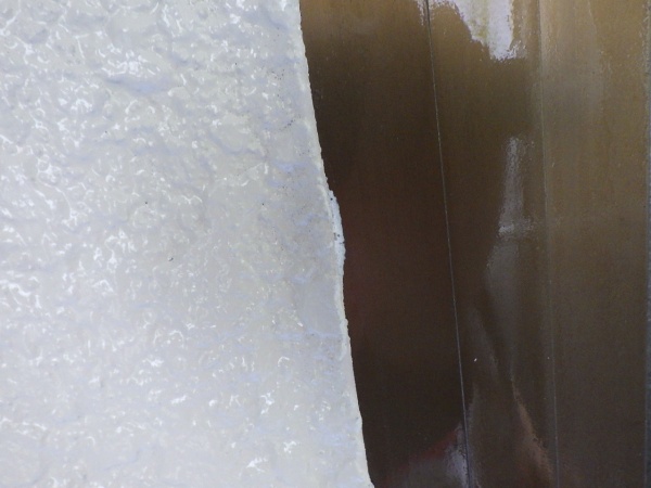 外壁面の補修中です