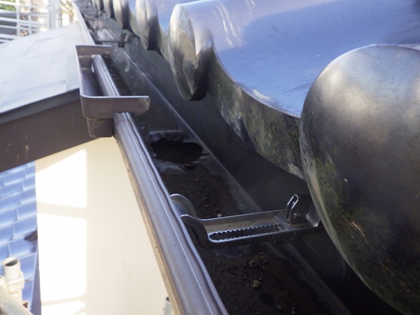 洗浄後の軒樋の状態です