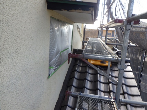 窓周りの養生終了です