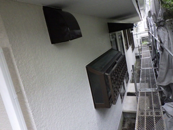 １階外壁面の完工です