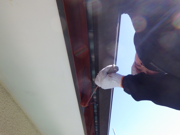 板金部の錆止め塗装中です