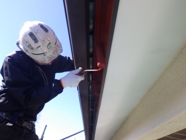 板金部の錆止め塗装中です