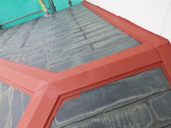 棟板金の錆止め塗装終了です