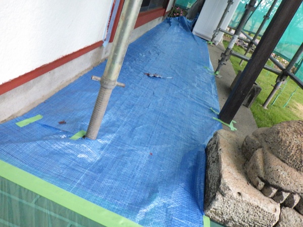 犬走の養生が終了しました