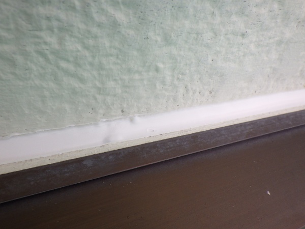 シーリングの打ち増しが終了しました