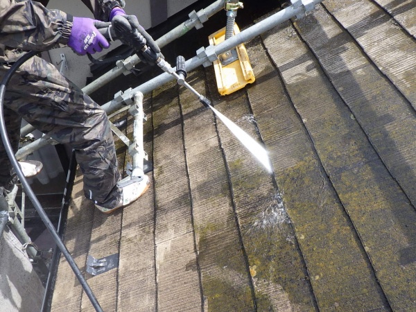 高圧洗浄中です