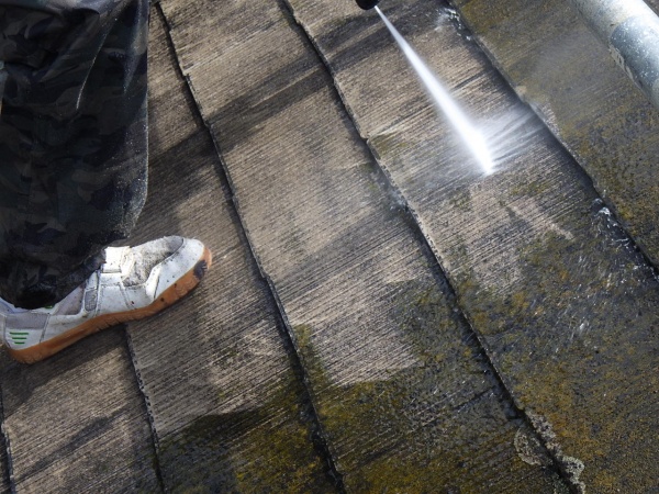 高圧洗浄中です