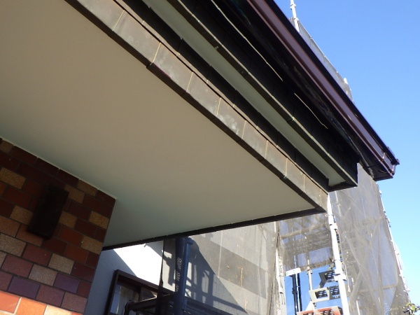 軒天部の完工です