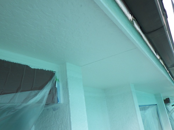 １階外壁の下塗り終了です