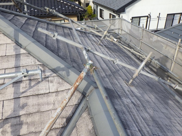 屋根塗装の下処理が終了しました