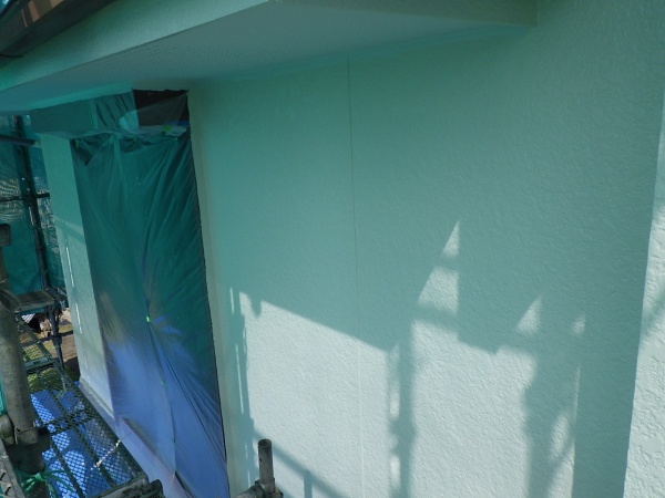 外壁面の上塗り終了です