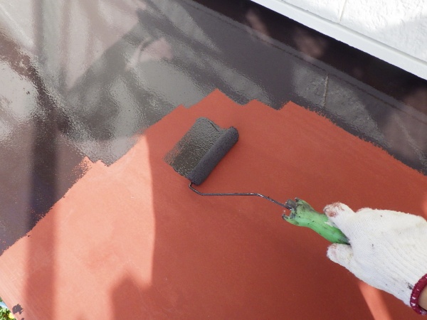 板金部分の中塗り中です