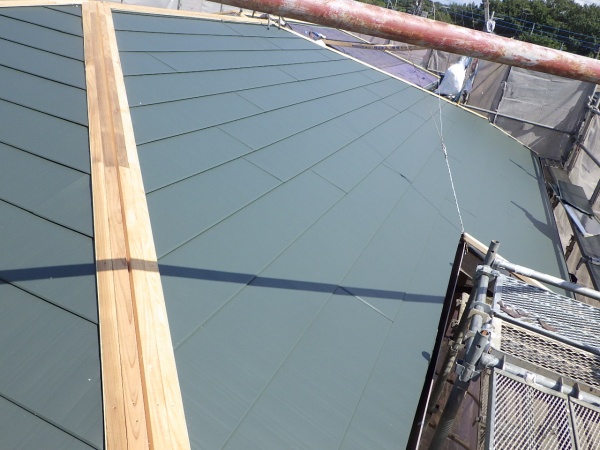 ルーフの貼り付けが終了しました