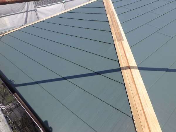 ルーフの貼り付けが終了しました