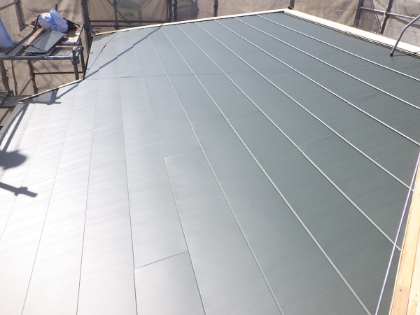 ルーフの貼り付けが終了しました