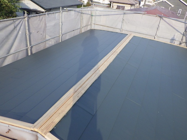 ルーフの貼り付けが終了しました