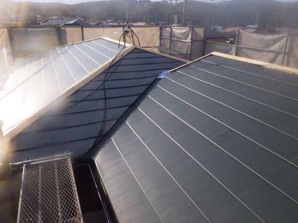 ルーフの貼り付けが終了しました