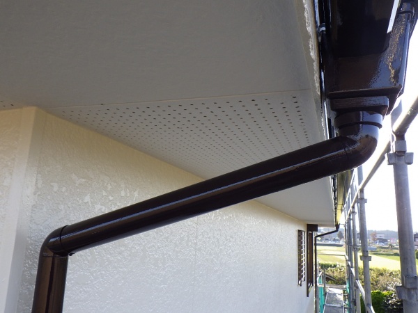 軒天塗装の完工です