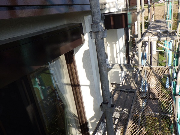 出窓霧よけの完工でです