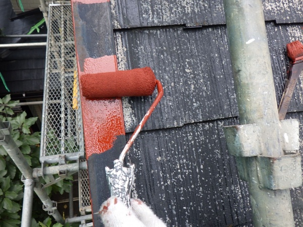 屋根板金部の下塗り中です