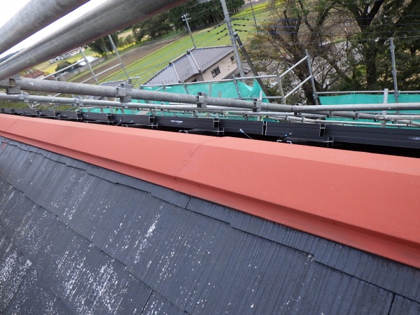 大屋根板金部の下塗りが終了しました