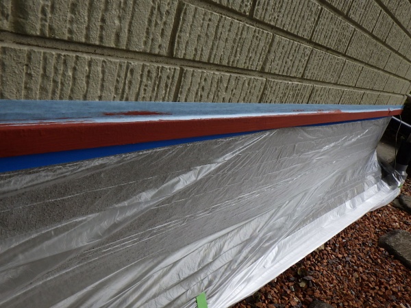 土台水切りの下塗り終了です