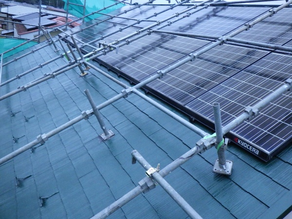 スレート屋根の中塗り終了です