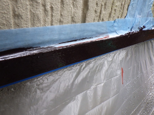 土台水切りの上塗り終了です