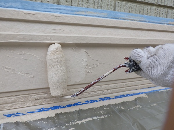 幕板の上塗り中です