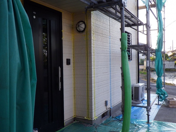 １階のシーリング養生が終了しました