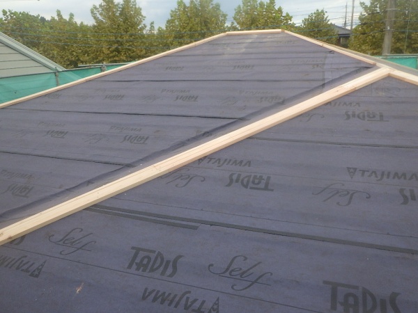 棟木の取り付けが終了しました