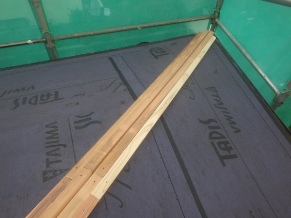 棟木の取り付けが終了しました