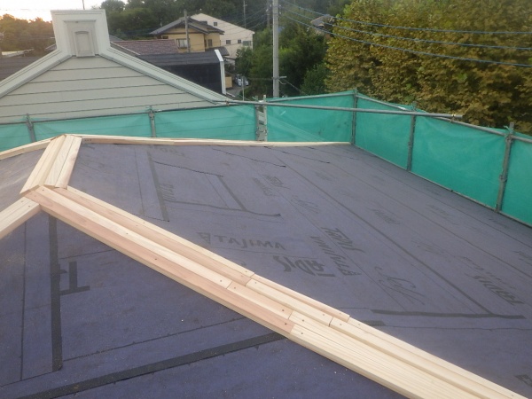 棟木の取り付けが終了しました