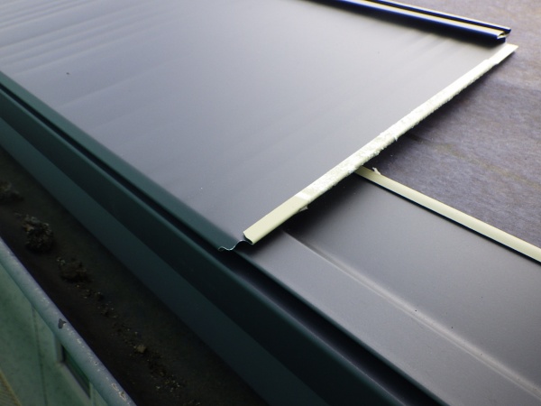 １段目のルーフ取り付けです