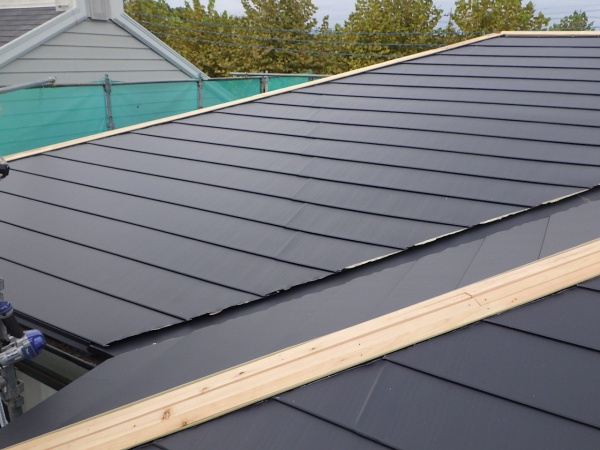 南面の貼り付け終了です