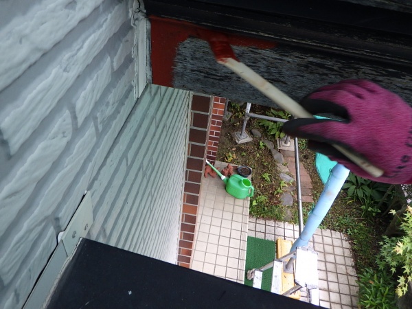 破風下塗り中です