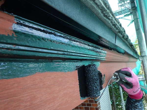 破風中塗り中です