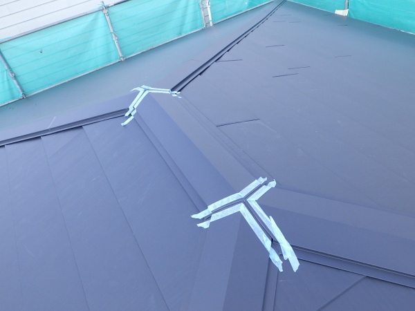 シーリング用の養生をしました。