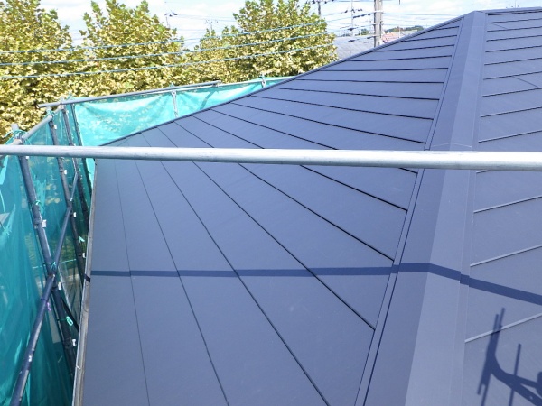 西面の完工です