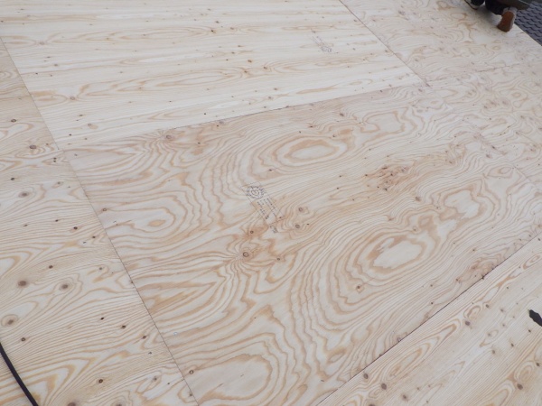 新規野地板の貼り付け終了です