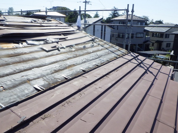 西面ルーフの取り外し中です