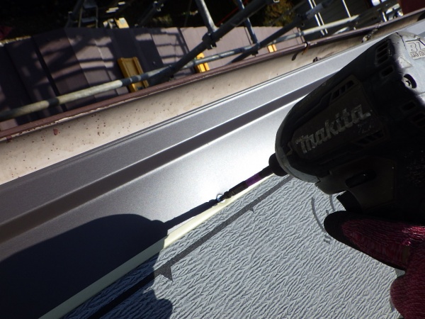 水切りスターターの取り付け中です